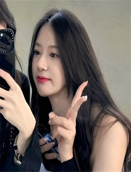 带你走进《捕猎皇后》的幕后世界：摄影的镜头语言与画面构图 探索艺术与技术的完美结合